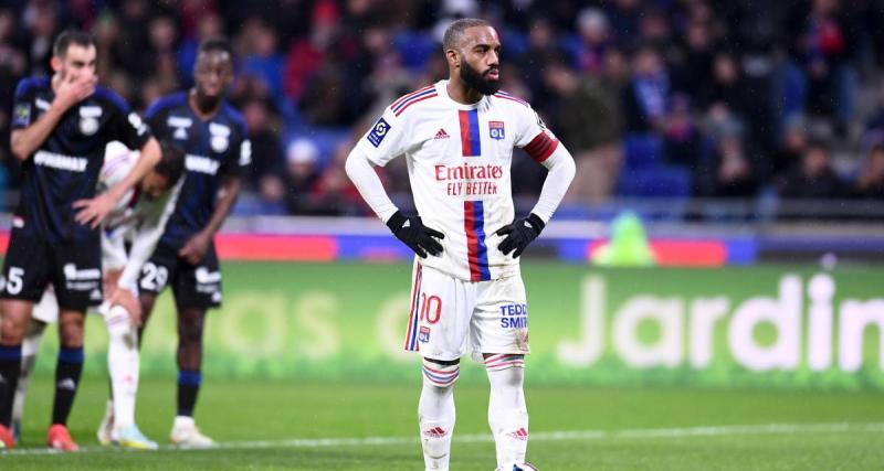  - Alexandre Lacazette (OL) : "Le vestiaire est éteint"