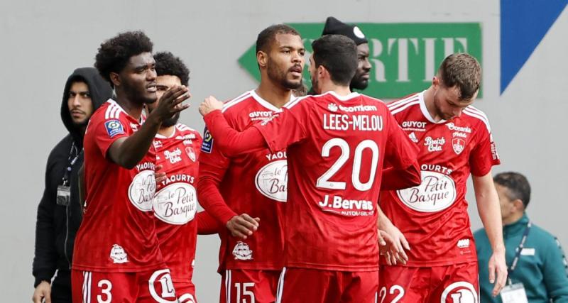  - Brest et Clermont mènent à l'extérieur à la pause, Montpellier - Nantes a repris