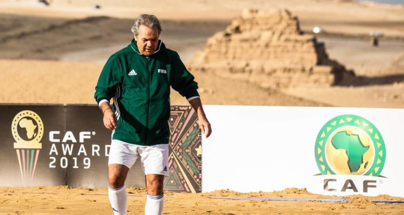 - Algérie : Madjer hué par le public, Slimani prend sa défense !