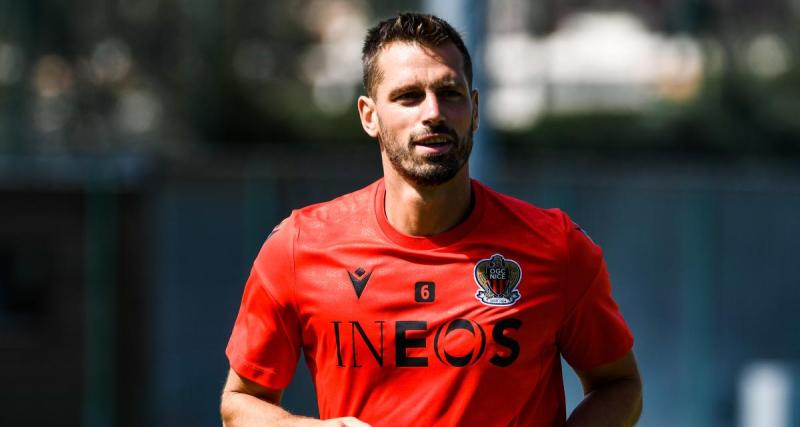  - Nice : Morgan Schneiderlin file en Australie (off) 