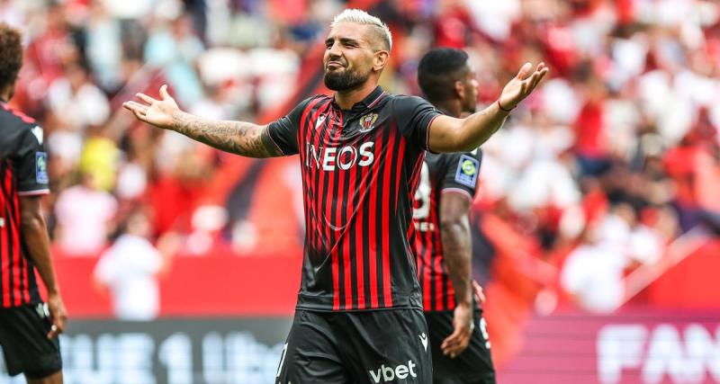  - FC Nantes - Mercato : Delort pose déjà sous ses nouvelles couleurs ! 