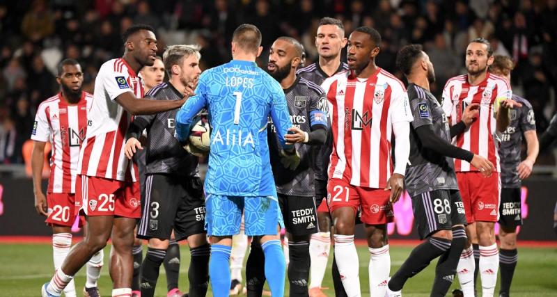  - Ajaccio - OL : le match se termine sur une grosse échauffourée entre les bancs !