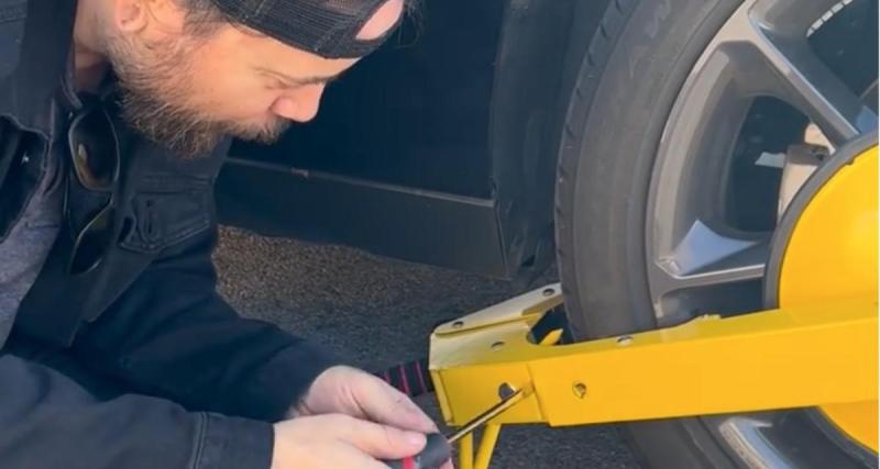  - Son voisin installe un sabot sur une des roues de sa voiture, il ne lui faut que quelques instants pour s’en libérer