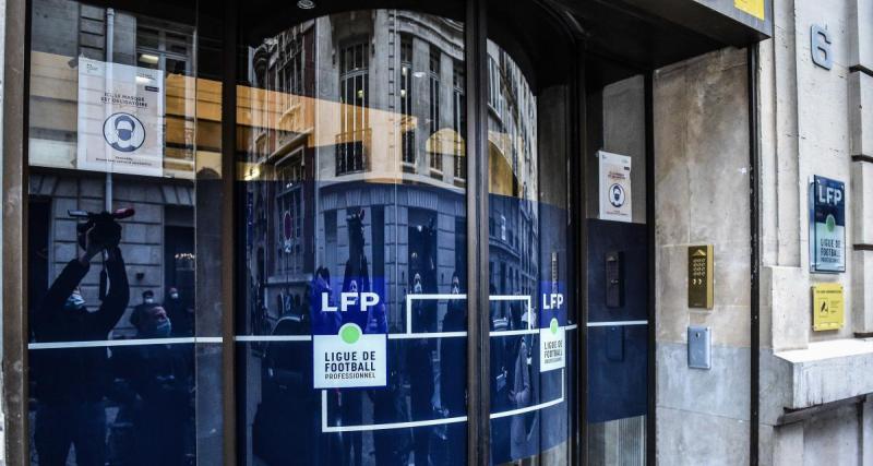  - Transferts : un bug infomatique à la Ligue, le mercato va durer un peu plus longtemps en France !
