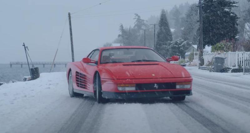  - Le propriétaire de cette Ferrari s'offre un énorme délire sous la neige