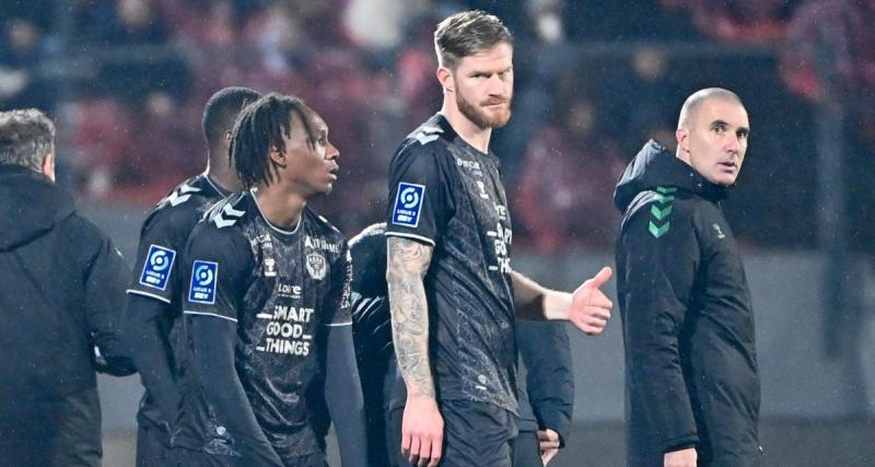  - ASSE : Laurent Batlles n'est pas le seul à être menacé face à Annecy