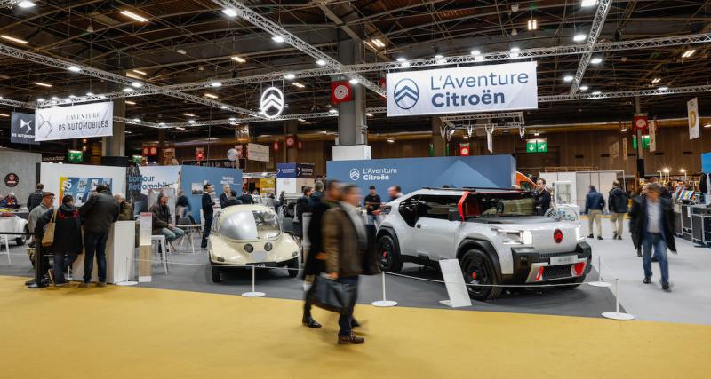  - Rétromobile 2023 : le stand Citroën en blanc et rouge