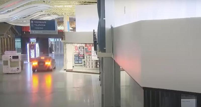  - Cet automobiliste s’offre une virée nocturne dans un centre commercial à bord de son Audi