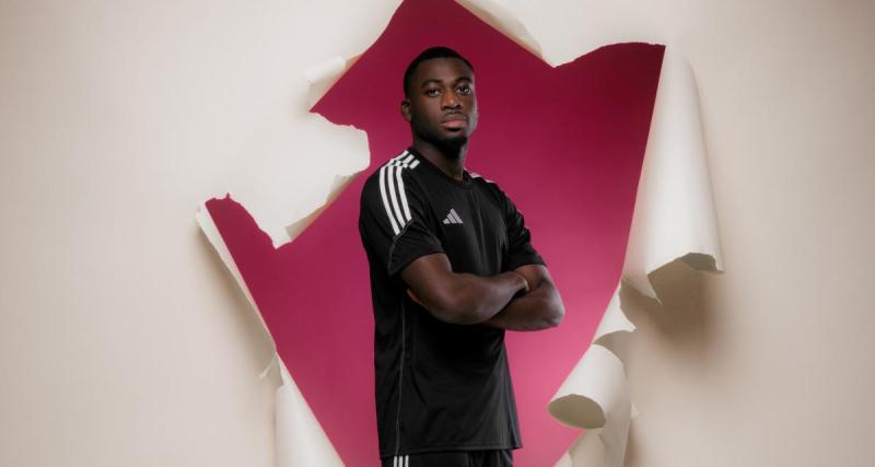  - Youssouf Fofana présente la nouvelle Predator Accuracy de adidas !