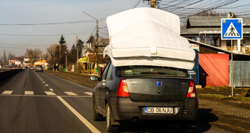  - Il perd le matelas installé sur le toit de sa voiture, il espère tout de même pouvoir le récupérer