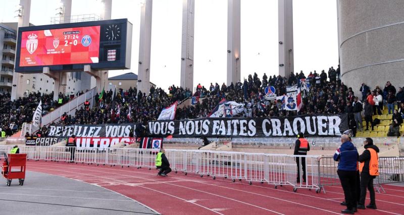  - PSG : De nombreux supporters ont exprimé leur colère devant le Camp des Loges 