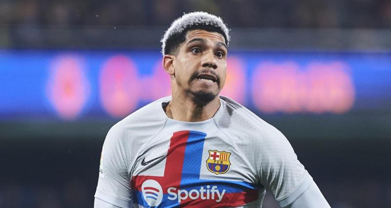  - Barça : Araujo s'enflamme pour un retour de Messi