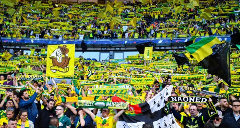  - Nantes : une banderole incendiaire déployée devant la FFF