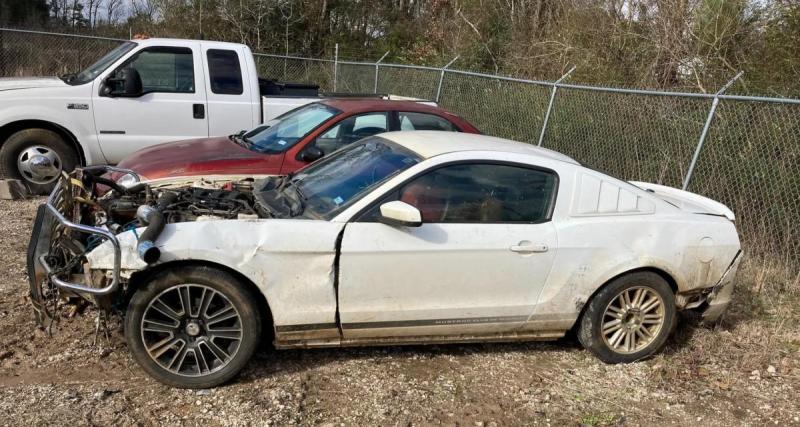  - Après de multiples incartades, il est finalement arrêté au volant de sa Ford Mustang version Mad Max