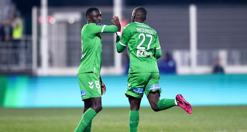  - 🚨 Nîmes - ASSE : les Verts mènent à la pause !