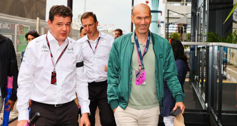  - Insolite : ''Zizou, va pas à Paris'', quand des supporters interpellent Zinedine Zidane en plein footing (VIDÉO)