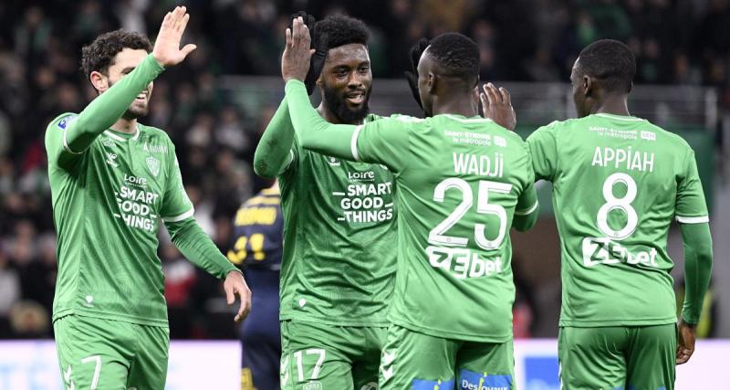  - ASSE - Pau : les Verts signent la passe de quatre et s'éloignent de la zone rouge