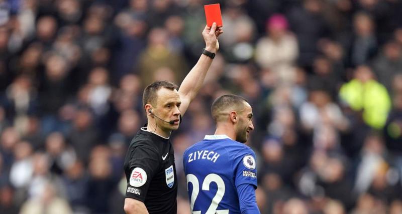  - Hakim Ziyech expulsé mais sauvé par la VAR