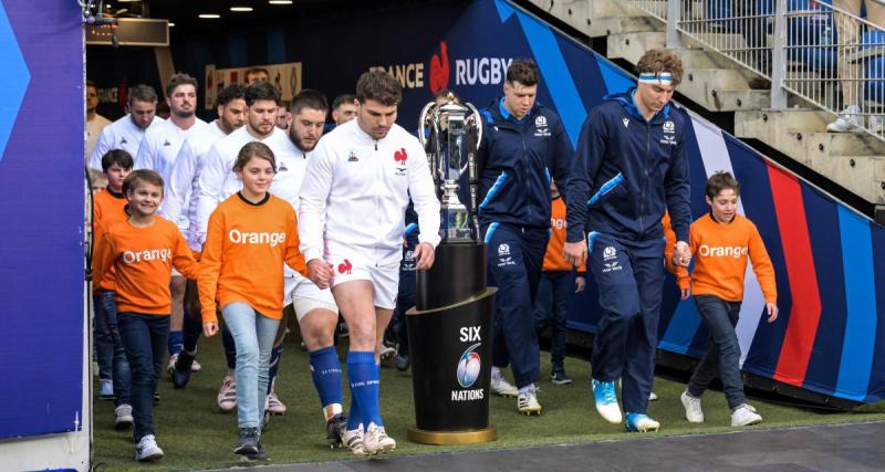  - Les Bleus dominent l'Écosse à la mi-temps, à 14 contre 14