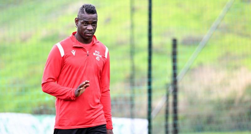  - FC Sion : des supporters enragés brûlent le maillot de Mario Balotelli (VIDÉO)