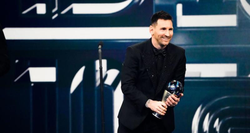  - 🚨 Messi et l’Argentine raflent tout à la cérémonie FIFA The Best, Lewandowski et Kimpembe touchés…les immanquables du jour !