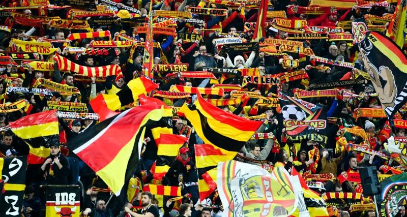  - Lens - Lille : les supporters Sang et Or apportent leur soutien aux Dogues