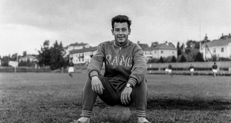  - Décès de Just Fontaine : la FIFA rend hommage à « l’un des plus grands joueurs de la Coupe du Monde »