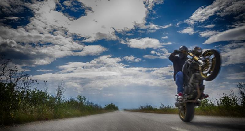  - Condamné pour rodéo urbain, le motard prétend "qu'il roulait tranquillement"