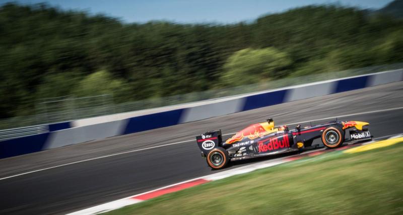  - Red Bull : un tour à Bathurst avec Liam Lawson au volant de la RB7 en vidéo 