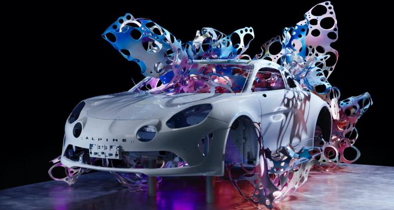 - Alpine A110 Metamorphosis (2023) : dépouillée de ses roues, la sportive devient une oeuvre d’art