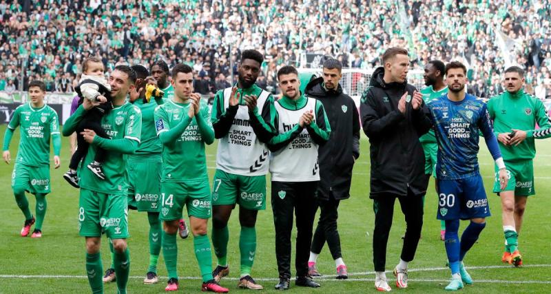  - ASSE : la magnifique communion avec les supporters après la victoire contre Niort