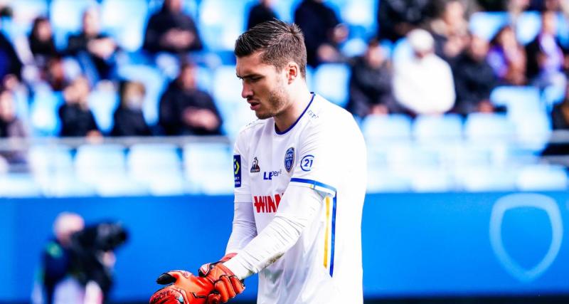  - Troyes : Gauthier Gallon en larmes après la défaite à Auxerre
