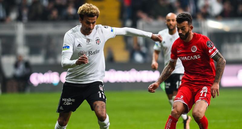  - Dele Alli pris en photo en train d’inhaler du gaz hilarant