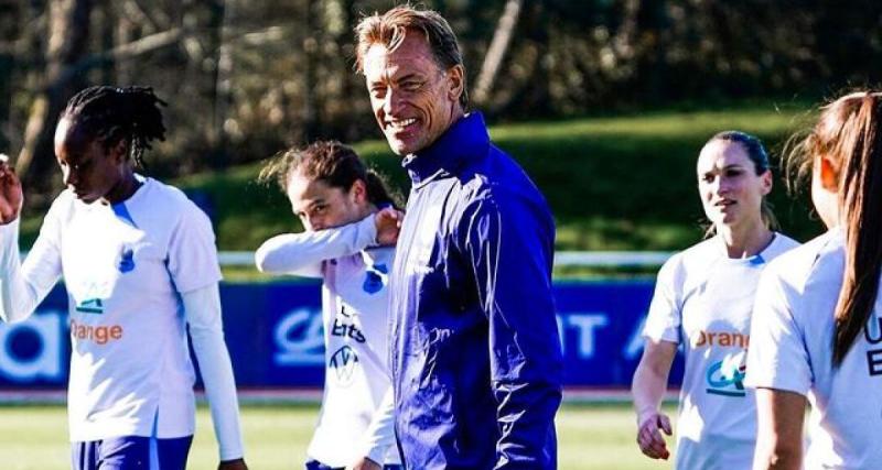  - "Il faudrait que les gens viennent..." : pourquoi le foot féminin remplit les canapés mais pas les stades ?