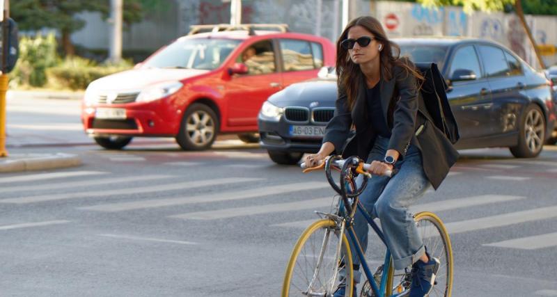  - Cet automobiliste n'aime pas les cyclistes, les images parlent d'elles-mêmes