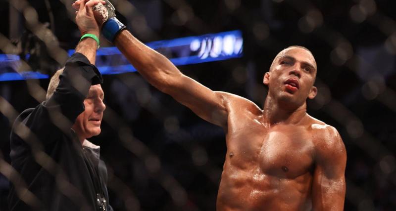  - UFC : le magnifique coup de genou de Barboza pour s'offrir Quarantillo