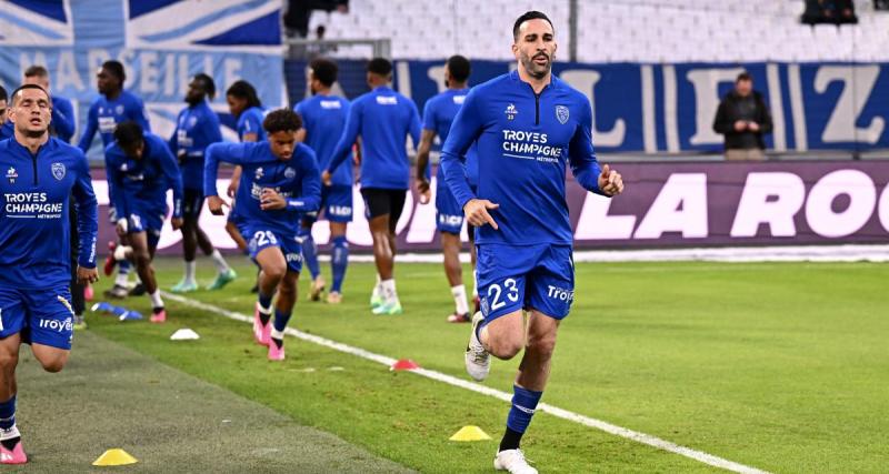  - "Beaucoup de regrets" : Adil Rami n'a pas digéré son licenciement de l'OM en 2019