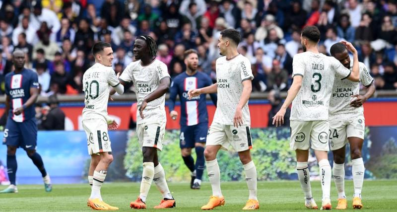  - À dix, le PSG mené par Lorient malgré la malice de Mbappé