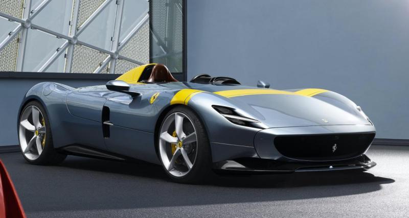  - La splendide Ferrari Monza SP1 reproduite en Lego, elle se compose de plus de 380 000 briques