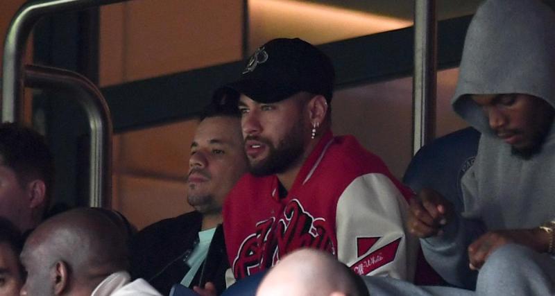  - PSG : des supporters sont allés protester chez Neymar !
