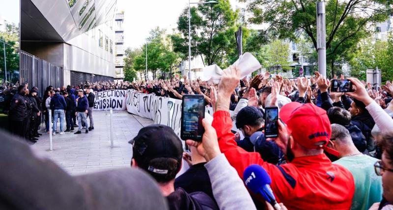  - PSG : Riolo prend position sur les Ultras et reçoit un tacle d'une violence rare