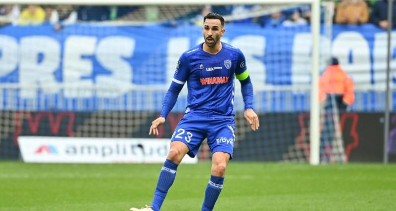  - Troyes : proche d’en découdre avec les supporters, Adil Rami ne sera pas sanctionné