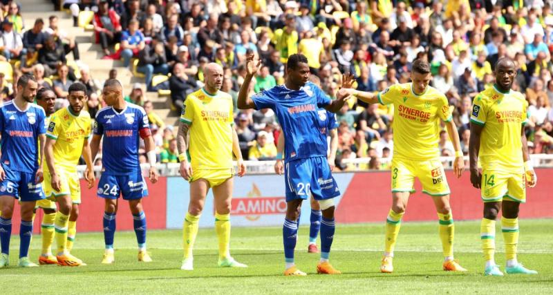  - 🚨 Nantes sombre un peu plus, Auxerre loupe le coche... Les scores en Ligue 1 !