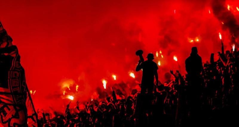  - Troyes - PSG : les supporters troyens craquent, le match a été interrompu