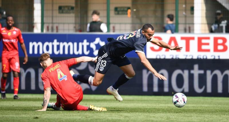  - Ligue 2 : un ramasseur de balle fait un malaise, énorme frayeur lors de la rencontre entre QRM et Bordeaux !
