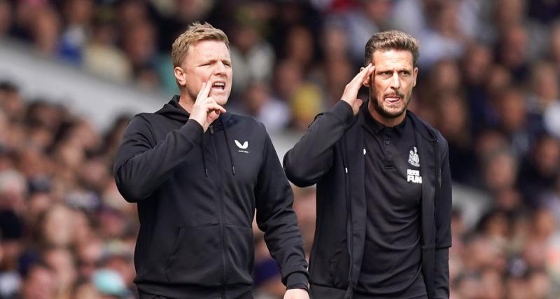  - Premier League : scène surréaliste, un supporter s'en prend à un entraîneur !