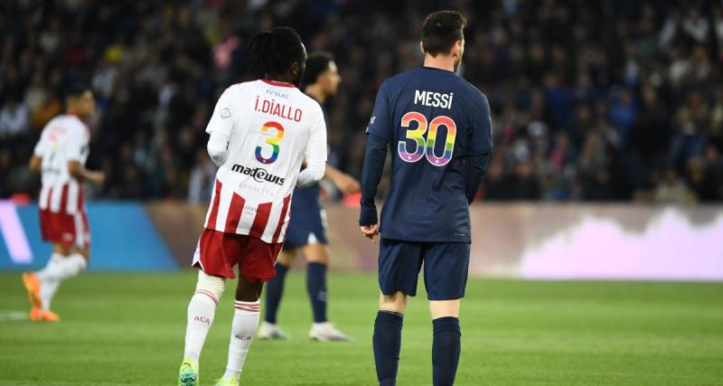  - PSG : Lizarazu a honte du traitement accordé à Messi 