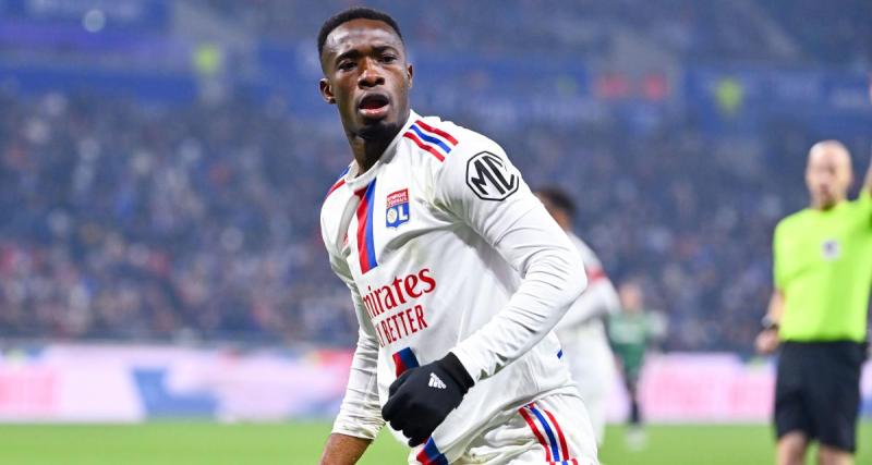  - OL - Mercato : du monde au portillon pour un cadre de Laurent Blanc