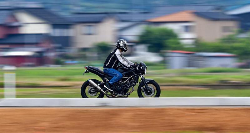  - Le motard masque sa plaque avec sa main, ça marche une dizaine de fois avant qu’il se fasse prendre