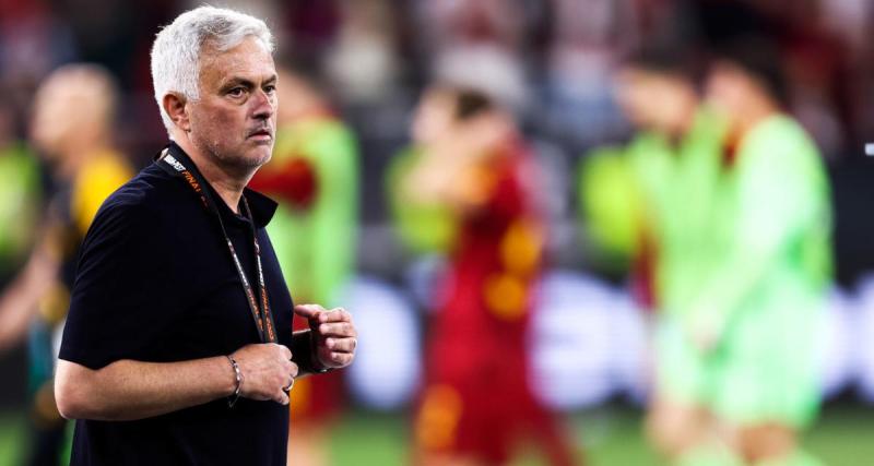  - AS Rome : Mourinho pète les plombs et insulte les arbitres sur le parking après la défaite en finale 